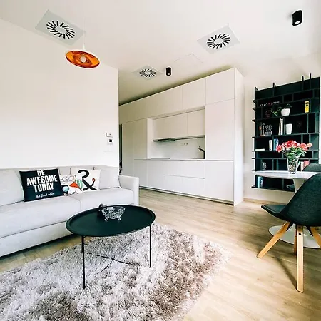 Appartement New In Quiet Part Of The Center *