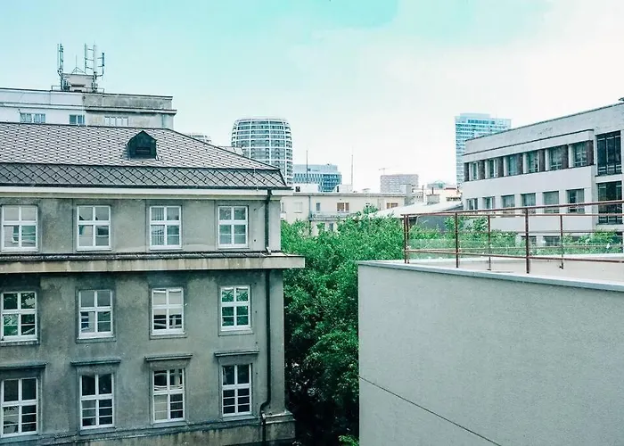 New In Quiet Part Of The Center *