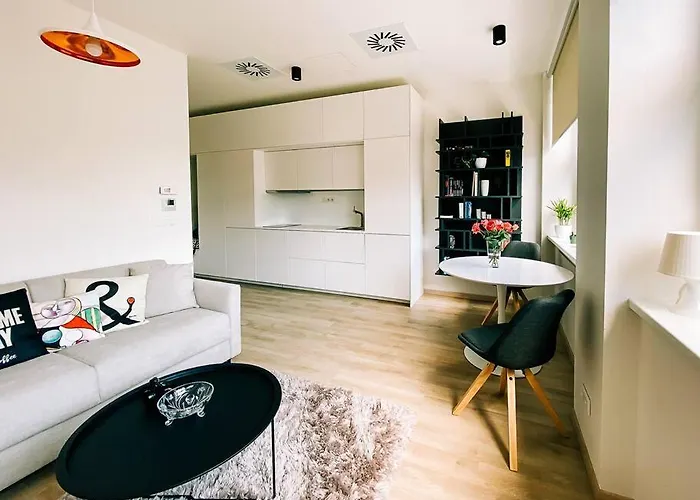 New In Quiet Part Of The Center Apartamento
