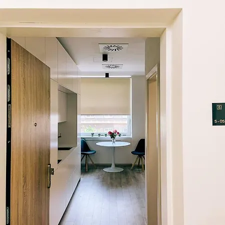 New In Quiet Part Of The Center דירה ברטיסלאבה